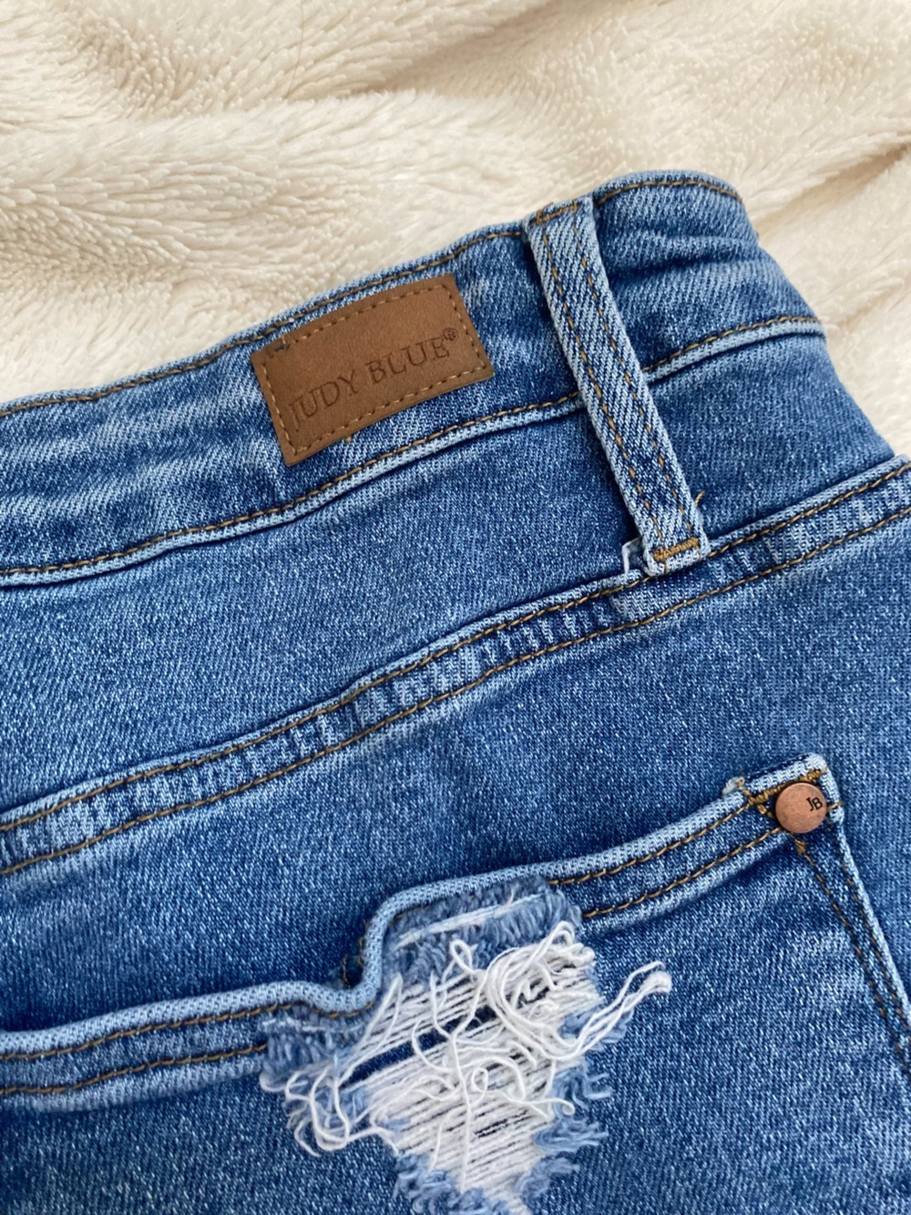 Judy Blue Boyfriend Fit distressed denim jeans medium wash Sz 20W - Picture 7 of 8